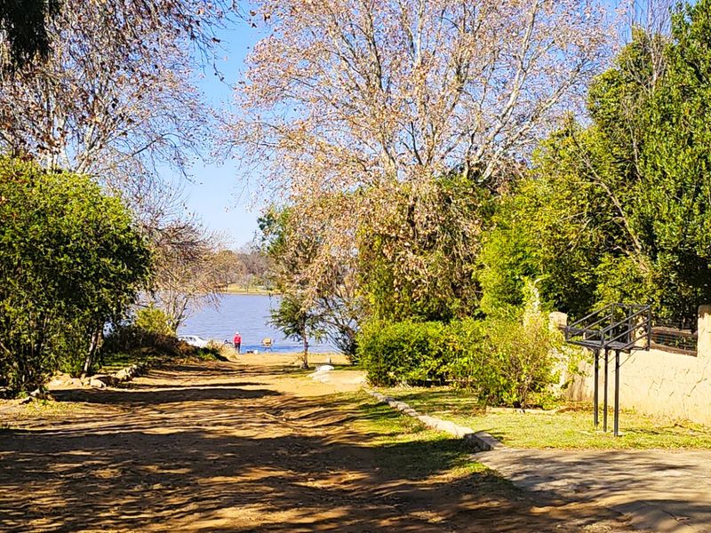 Perfect Location in Deneysville by the Vaal Dam - Photo 3