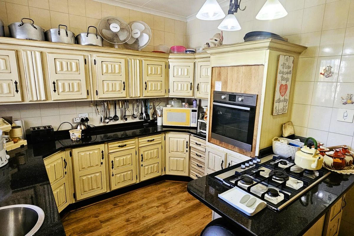 Perfect Location in Deneysville by the Vaal Dam - Photo 5