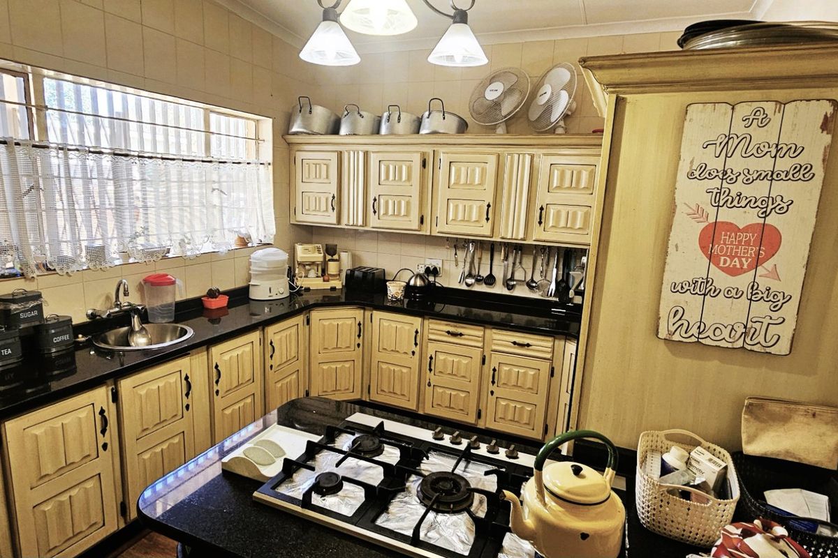 Perfect Location in Deneysville by the Vaal Dam - Photo 4