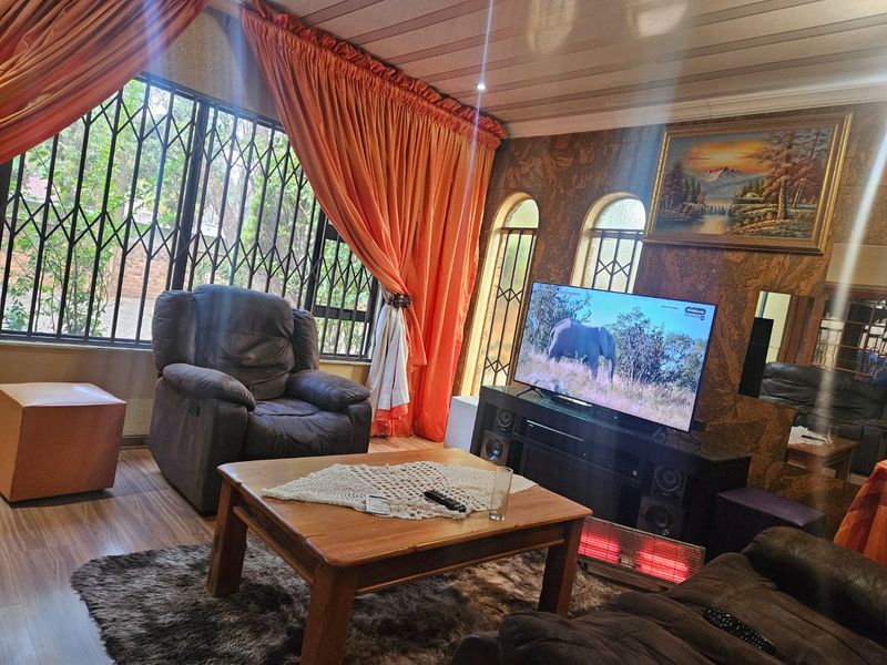 3 Bedroom house for sale - Photo 5