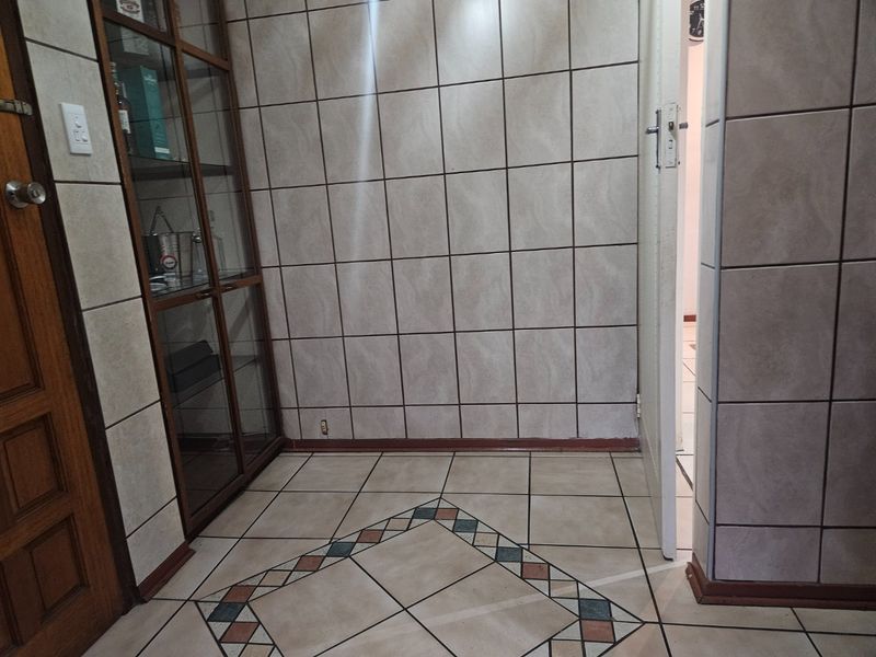 3 Bedroom house for sale - Photo 2