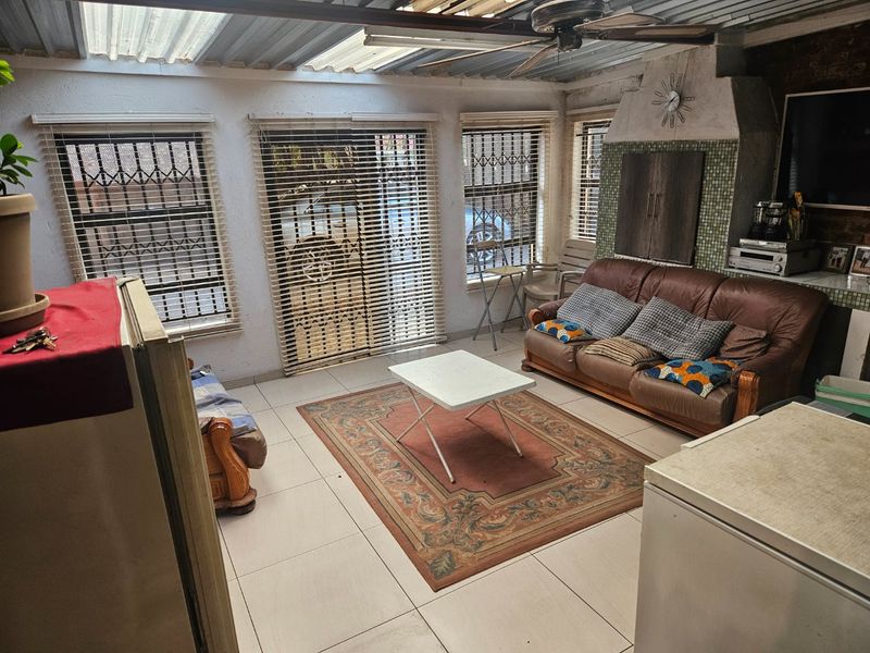 3 Bedroom house for sale - Photo 8