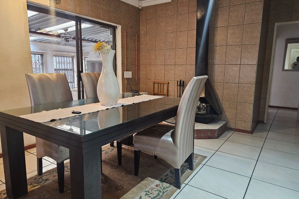 3 Bedroom house for sale - Photo 3