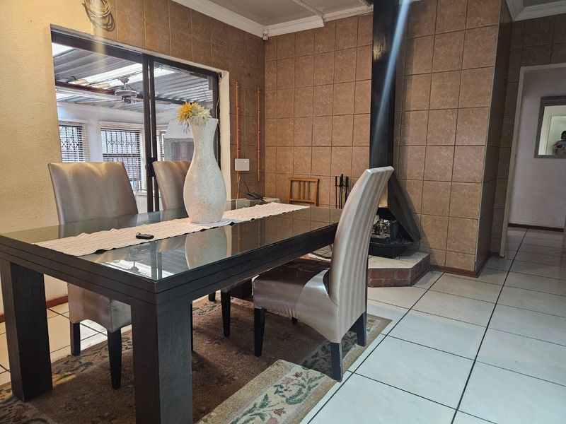 3 Bedroom house for sale - Photo 3