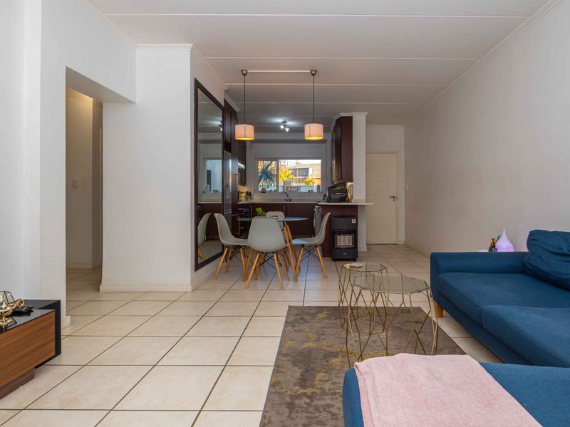 Contemporary Comfort Meets Lifestyle Convenience in The Meridian - Photo 8