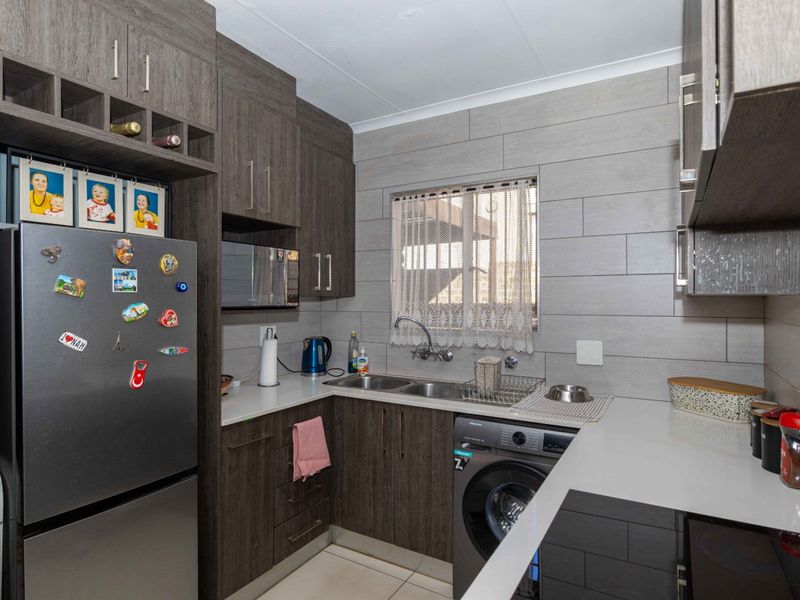 INVESTORS ONLY – 2-Bedroom Townhouse for Sale in Eden Glen - Photo 7