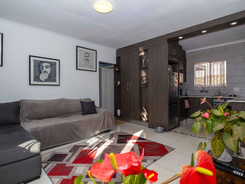 INVESTORS ONLY – 2-Bedroom Townhouse for Sale in Eden Glen - Photo 6