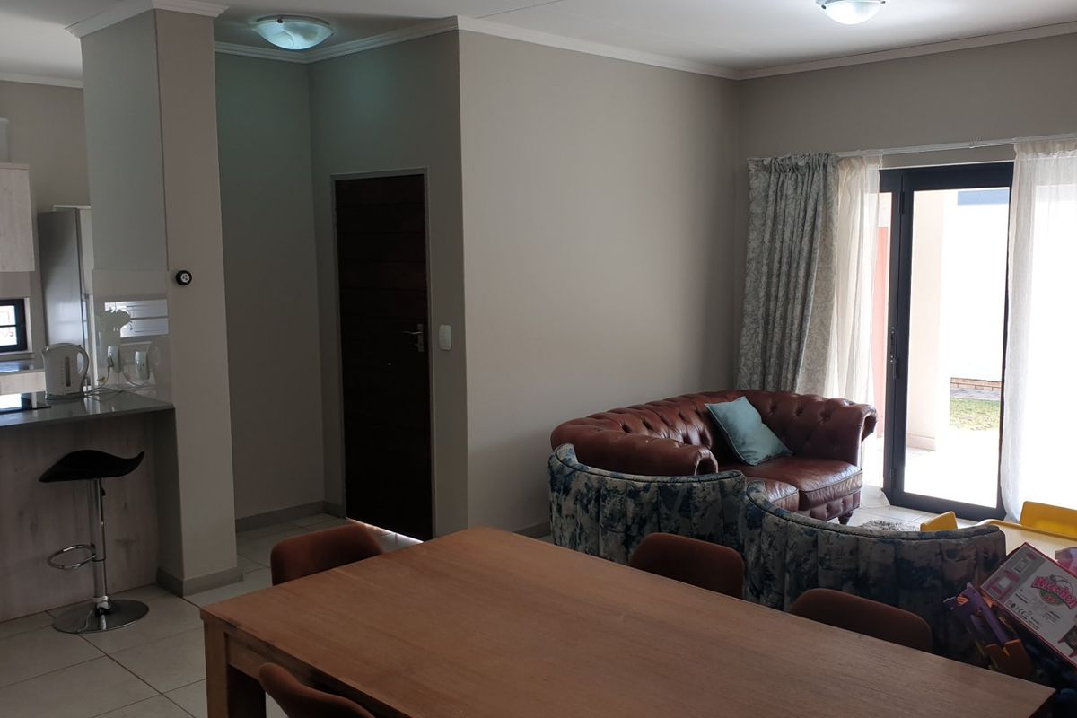 Light-Filled Modern 3-Bedroom Home in The Madison, Amberfield City - Photo 3