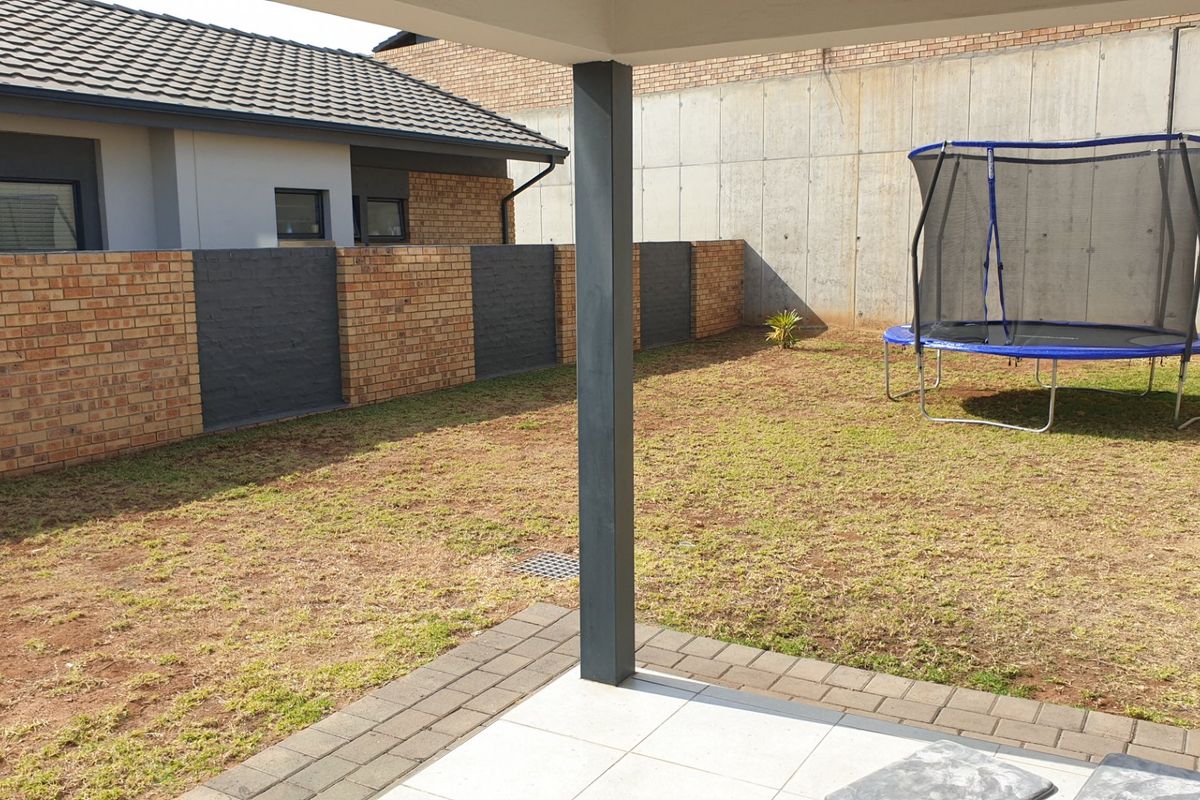 Light-Filled Modern 3-Bedroom Home in The Madison, Amberfield City - Photo 4