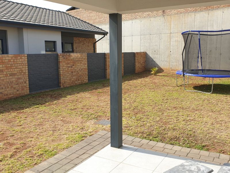 Light-Filled Modern 3-Bedroom Home in The Madison, Amberfield City - Photo 4