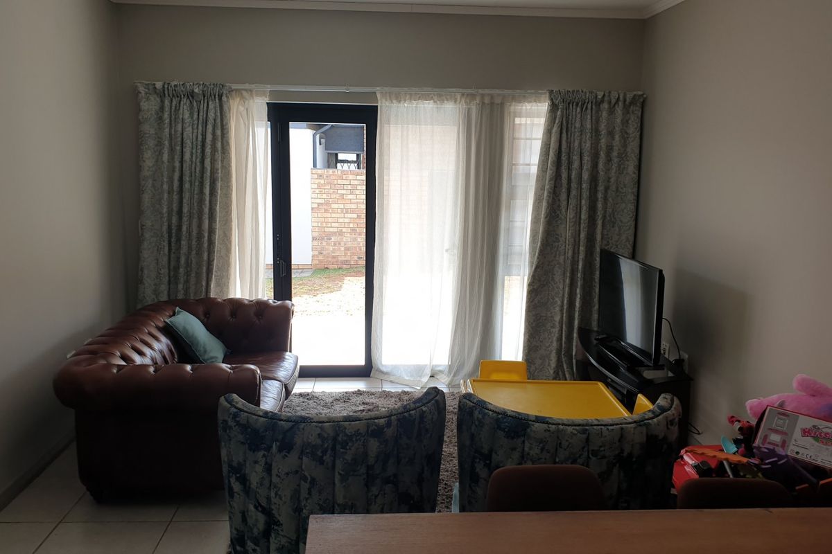 Light-Filled Modern 3-Bedroom Home in The Madison, Amberfield City - Photo 2