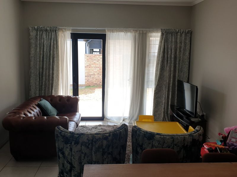 Light-Filled Modern 3-Bedroom Home in The Madison, Amberfield City - Photo 2