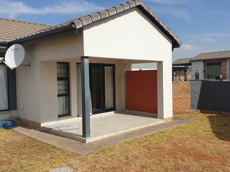 Light-Filled Modern 3-Bedroom Home in The Madison, Amberfield City - Photo 5