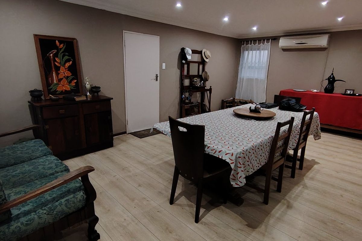 Exclusive 540m2 Family Residence in Rooihuiskraal North Centurion - Space, Style & Sophistication! - Photo 4