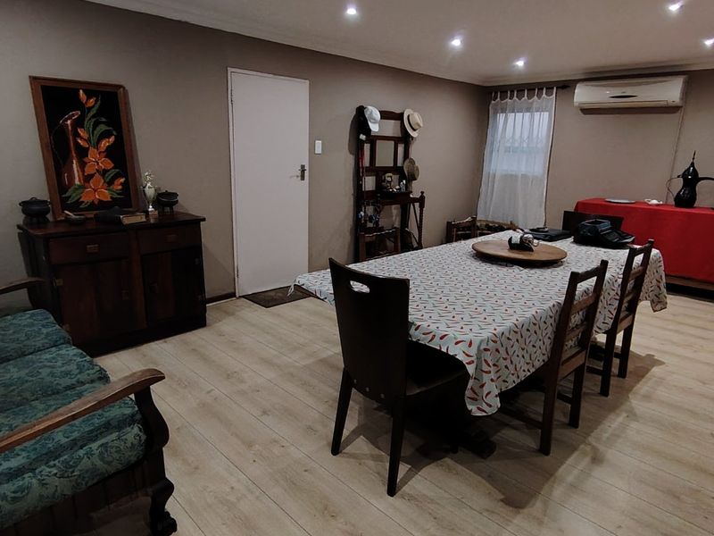 Exclusive 540m2 Family Residence in Rooihuiskraal North Centurion - Space, Style & Sophistication! - Photo 4