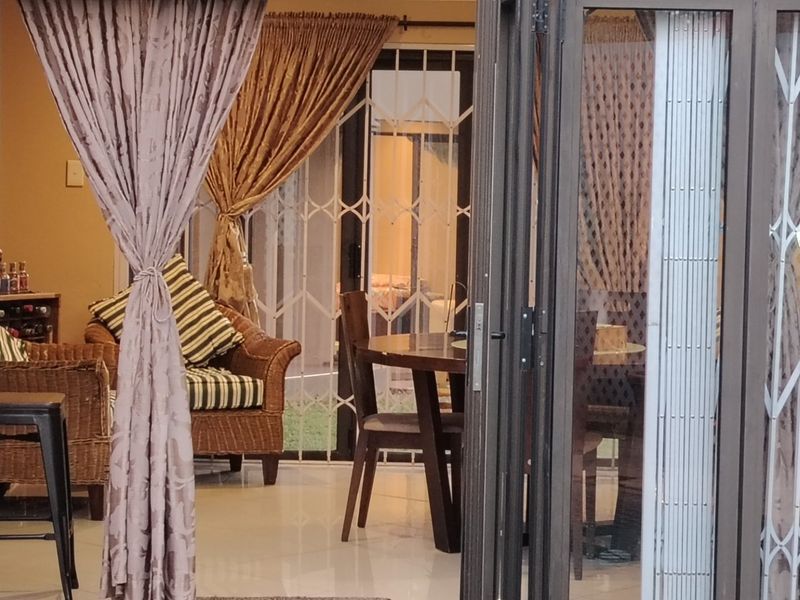 Exclusive 540m2 Family Residence in Rooihuiskraal North Centurion - Space, Style & Sophistication! - Photo 10