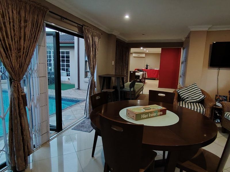 Exclusive 540m2 Family Residence in Rooihuiskraal North Centurion - Space, Style & Sophistication! - Photo 9