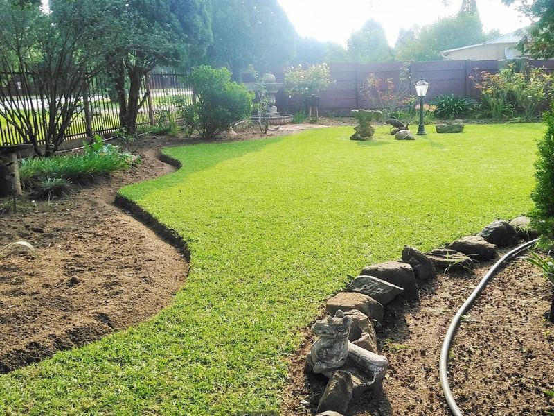 Meyerville Property for sale: Charming 3-Bedroom Family Home with Pool, Lapa & Double Garage - Photo 2