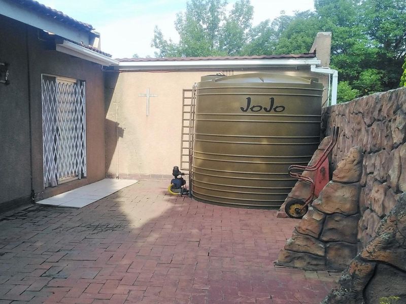 Meyerville Property for sale: Charming 3-Bedroom Family Home with Pool, Lapa & Double Garage - Photo 6