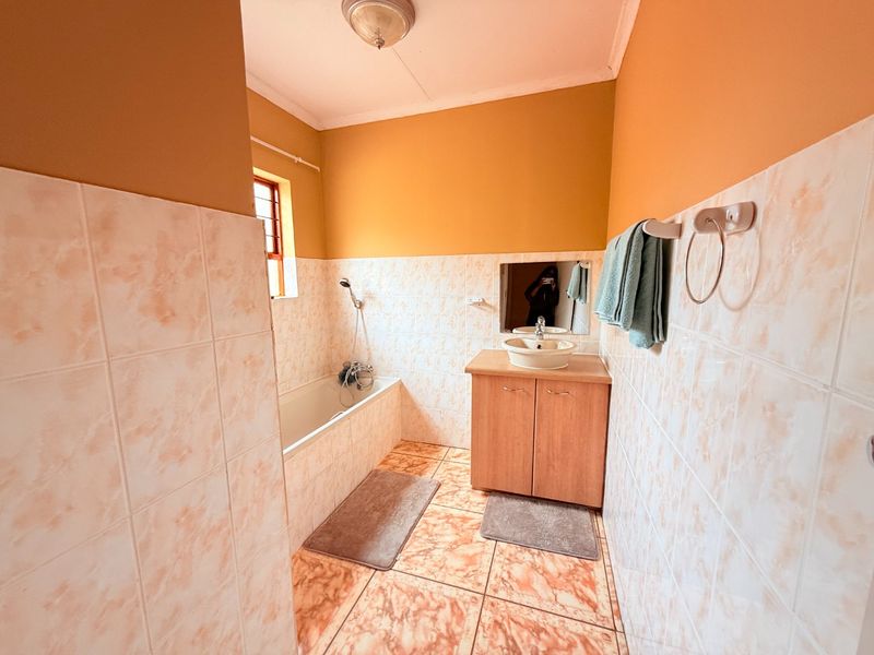 3 Bed 2 and a Half Bath Family Home - Photo 8