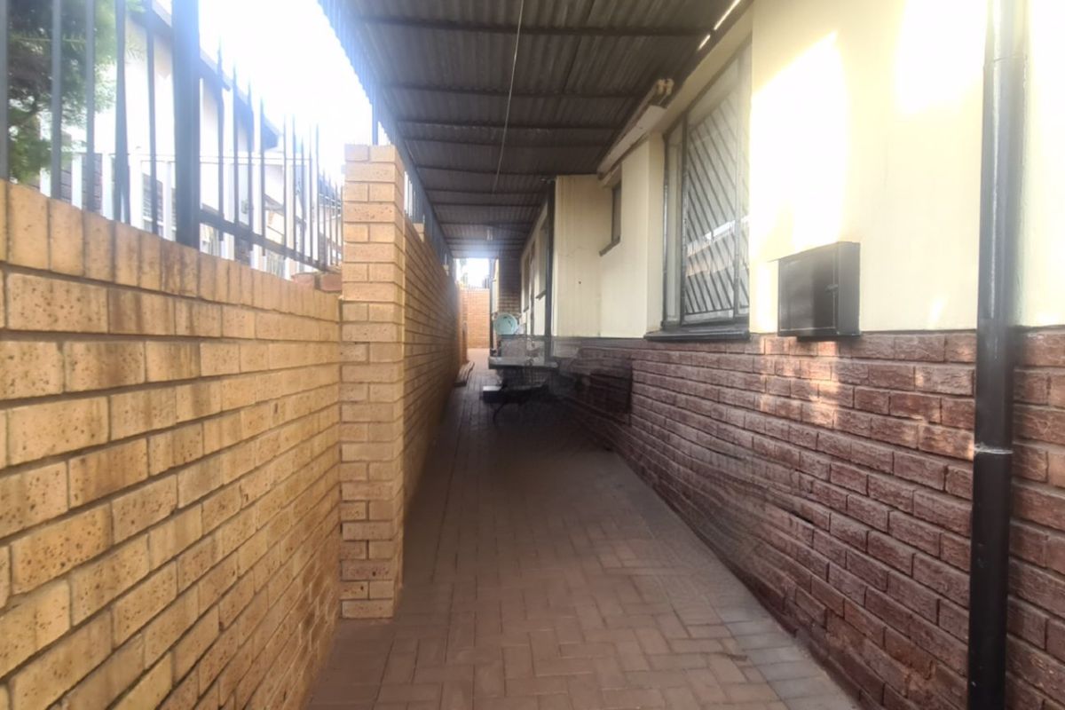 A Home for Every Generation 7 Bedrooms of Space and Potential - Photo 3