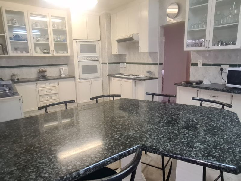 A Home for Every Generation 7 Bedrooms of Space and Potential - Photo 5