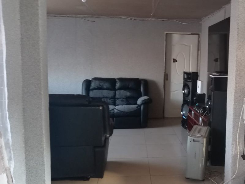 Fantastic Investment House & Shop  in Villa Lisa - Photo 5