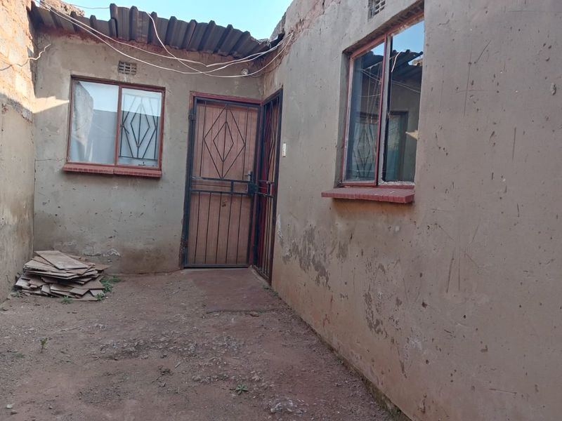 Fantastic Investment House & Shop  in Villa Lisa - Photo 9