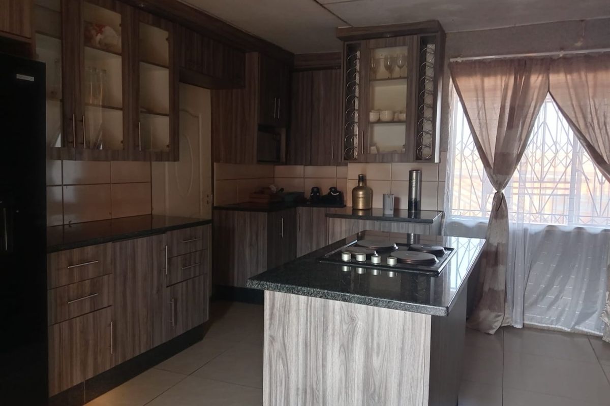 Fantastic Investment House & Shop  in Villa Lisa - Photo 4