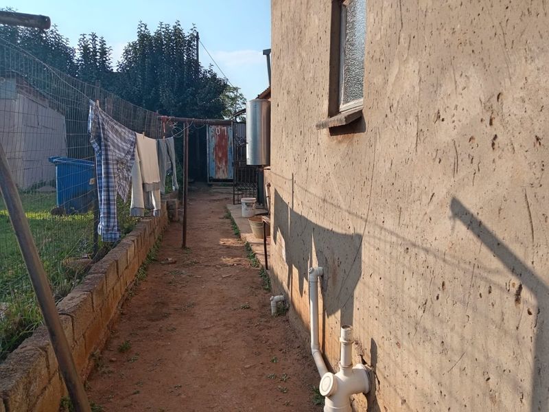 Fantastic Investment House & Shop  in Villa Lisa - Photo 8