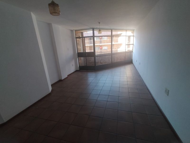 Large 2 Bed in Danie Theron st Pta North - Photo 3