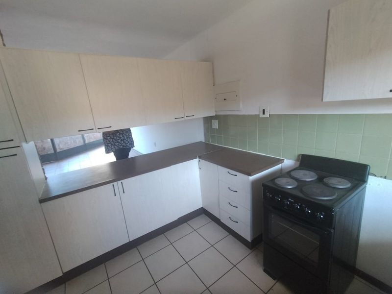 Large 2 Bed in Danie Theron st Pta North - Photo 7