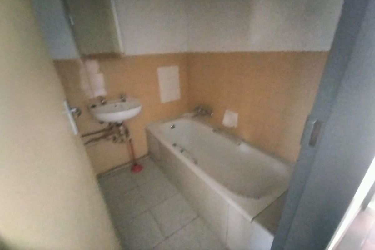 Large 2 Bed in Danie Theron st Pta North - Photo 4