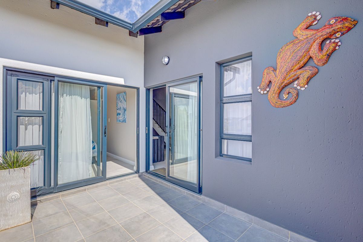 Modern 4-Bedroom First-Floor Apartment in Waterfall Manor – Smart, Secure & Eco-Friendly Living - Photo 4