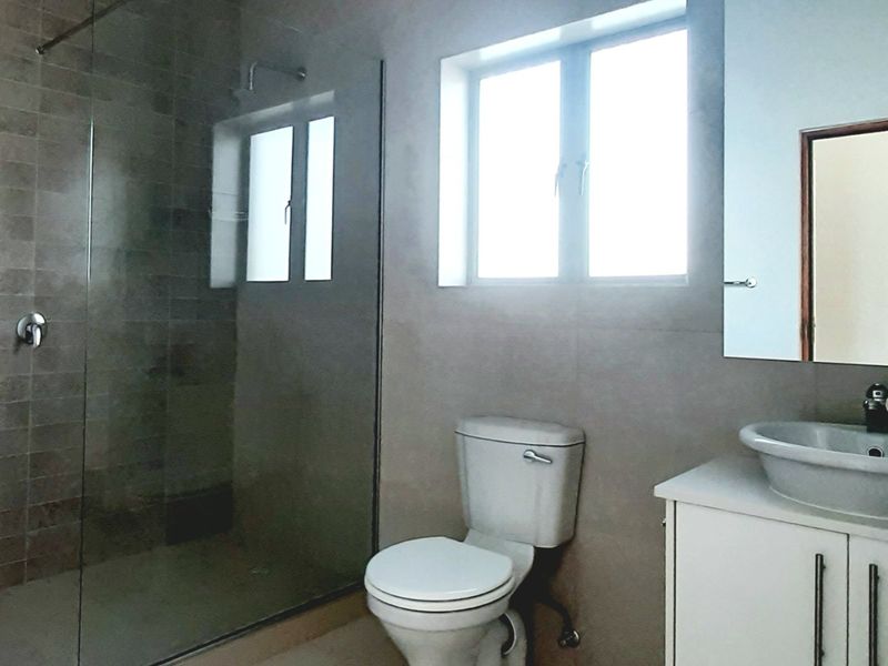 Newly constructed family home - Photo 6