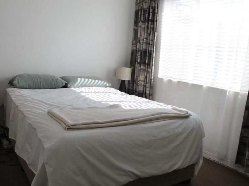 Enjoy effortless indoor-outdoor living in this pet-friendly corner duplex—freshly updated, fibre ready and steps from family-friendly estate amenities. - Photo 10