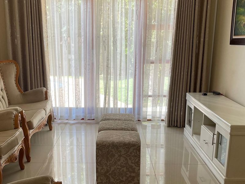 6 Bedroom House for Sale in Centurion - Photo 10