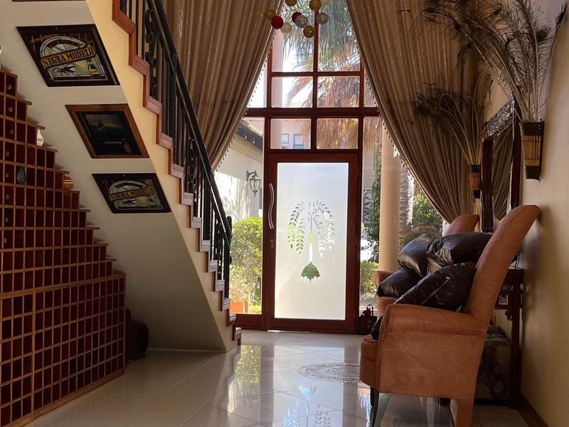 6 Bedroom House for Sale in Centurion - Photo 9