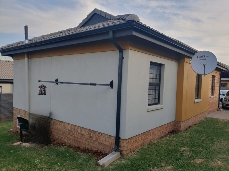 Secured living - Capital View Lifestyle Estate! - Photo 1
