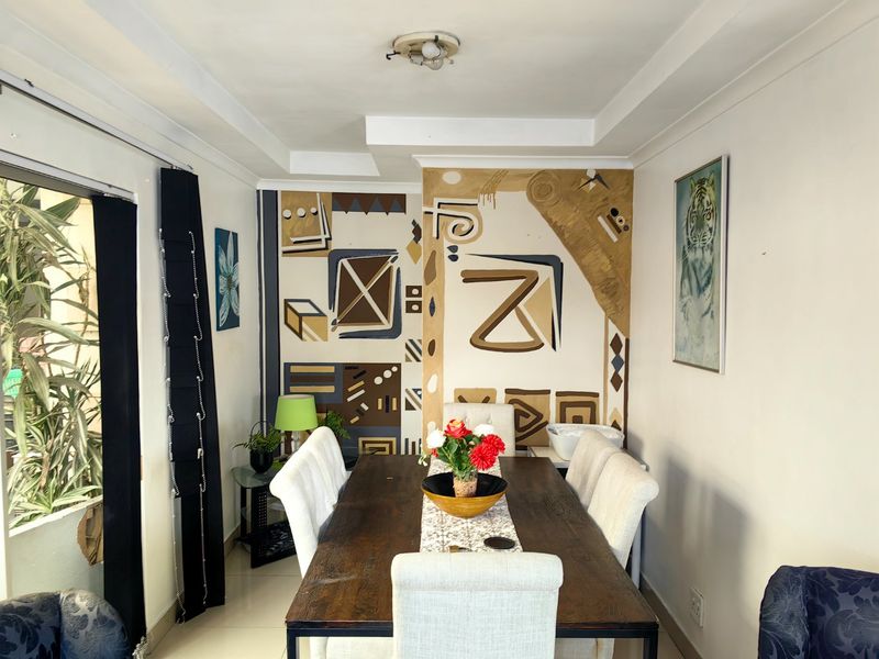 4 Bedroom dream home in quiet street - Photo 5