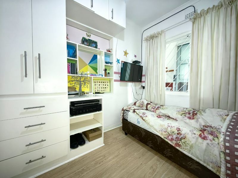 4 Bedroom dream home in quiet street - Photo 8