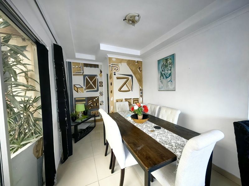 4 Bedroom dream home in quiet street - Photo 6