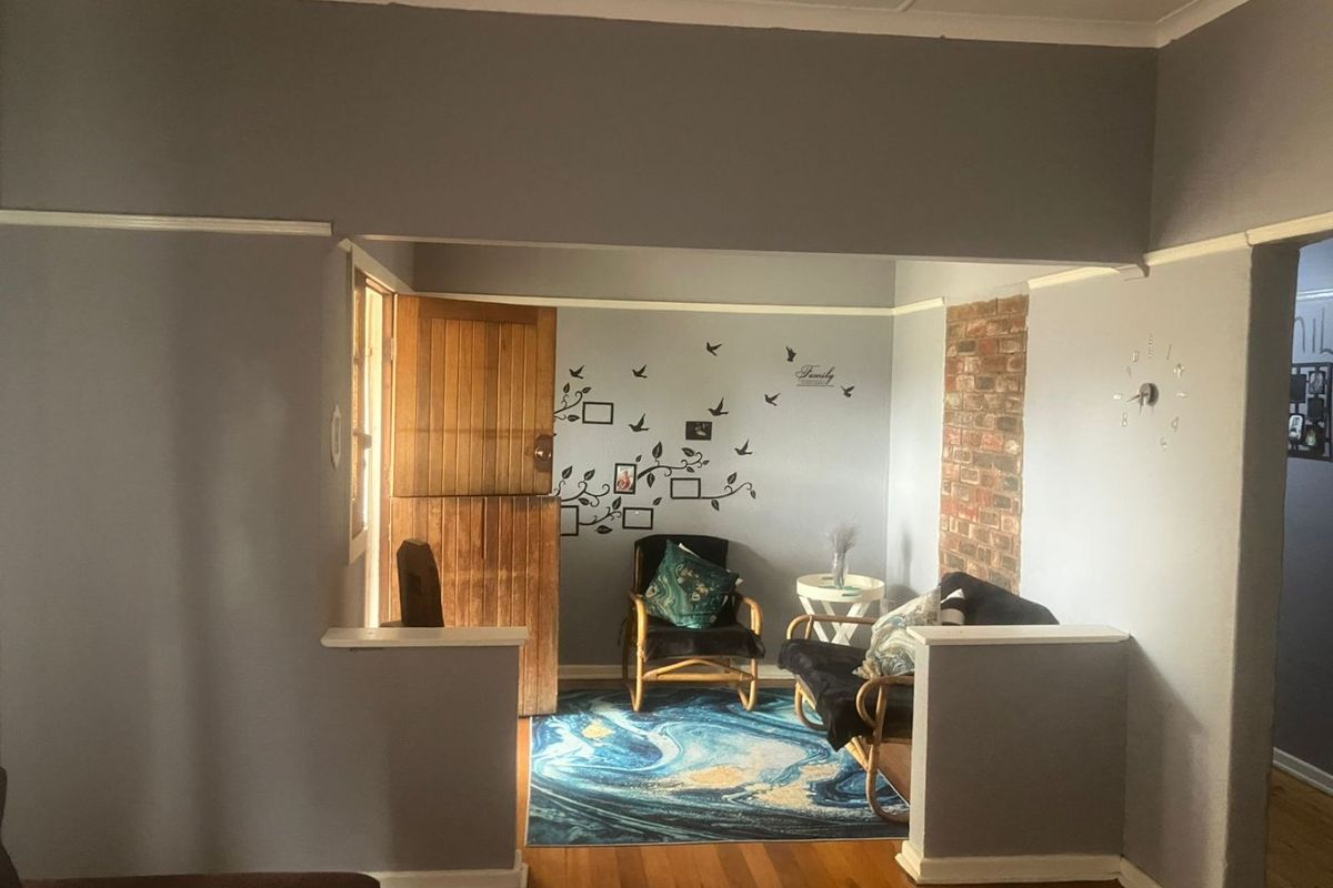 GOLDEN OLDIE PLUS 2 FLATS FOR SALE - Photo 2