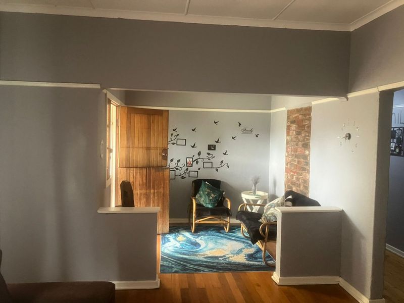 GOLDEN OLDIE PLUS 2 FLATS FOR SALE - Photo 2