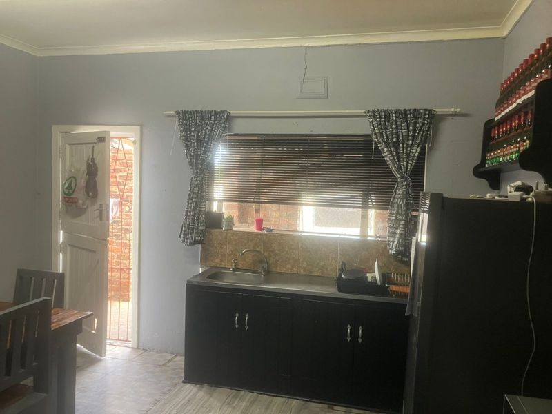 GOLDEN OLDIE PLUS 2 FLATS FOR SALE - Photo 5