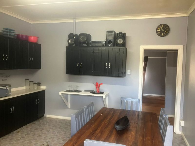 GOLDEN OLDIE PLUS 2 FLATS FOR SALE - Photo 7