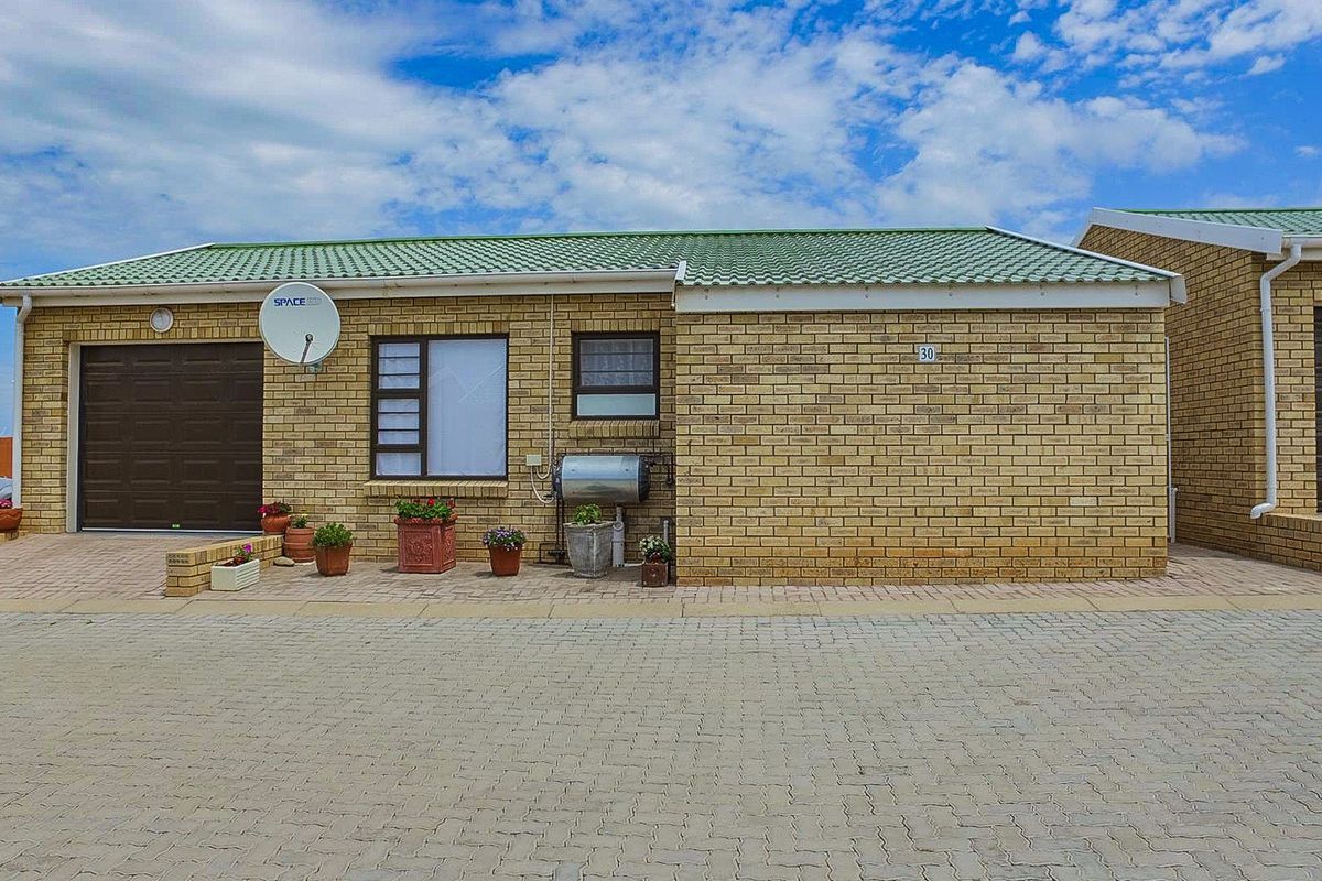 2 Bedroom Retirement Villa For Sale in Jeffreys Bay - Photo 3