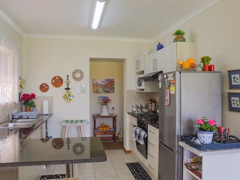 2 Bedroom Retirement Villa For Sale in Jeffreys Bay - Photo 10