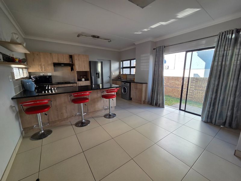 Modern 3-Bedroom Townhouse for Sale in Thatchfield Ridge - Photo 6