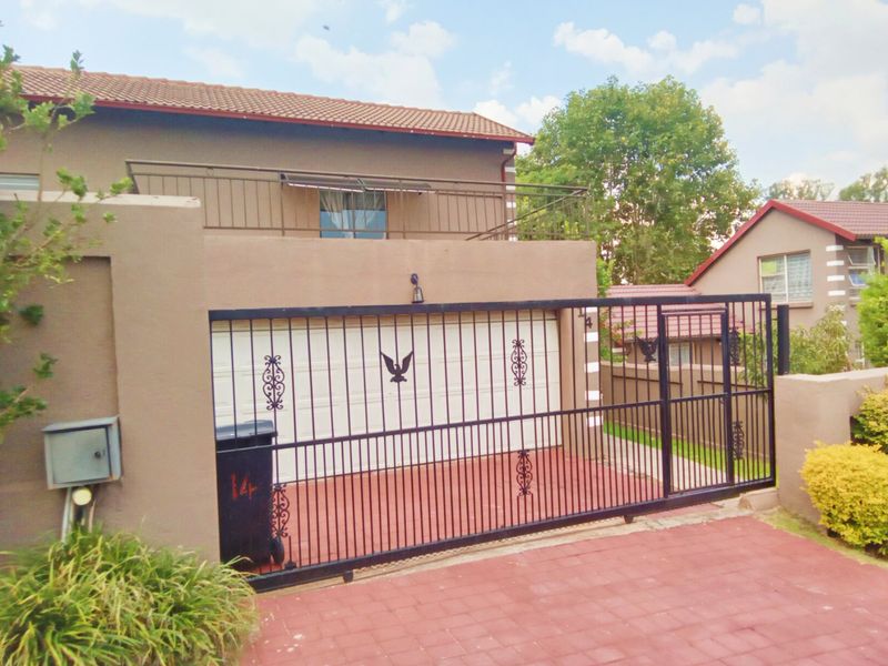 Family Home For Sale In Midrand  - Photo 3